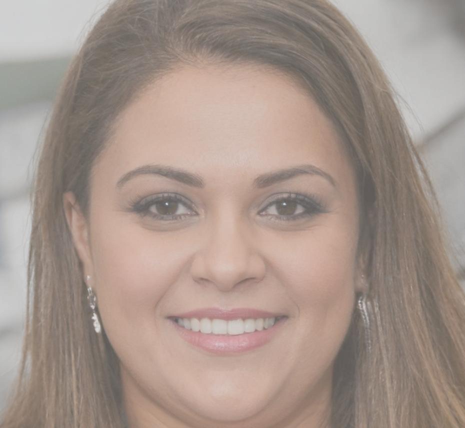 Freya Ashford, Senior Financial Educator